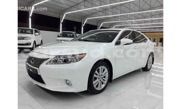 Acheter Import Voiture Lexus ES Blanc à Import - Dubai, Barh el Gazel Acheter Import Voiture Lexus ES Blanc à Import - Dubai, Barh el Gazel