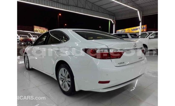 Acheter Import Voiture Lexus ES Blanc à Import - Dubai, Barh el Gazel Acheter Import Voiture Lexus ES Blanc à Import - Dubai, Barh el Gazel
