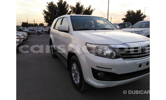 Acheter Import Voiture Toyota Fortuner Blanc à Import - Dubai, Barh el Gazel Acheter Import Voiture Toyota Fortuner Blanc à Import - Dubai, Barh el Gazel