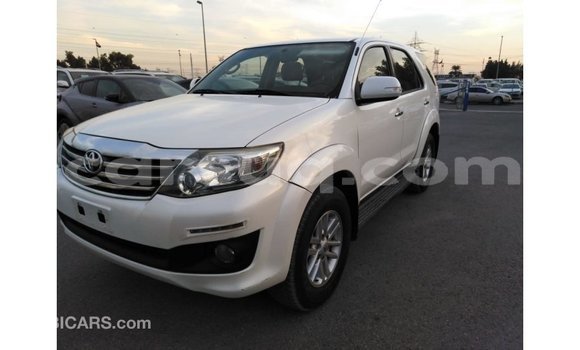 Acheter Import Voiture Toyota Fortuner Blanc à Import - Dubai, Barh el Gazel Acheter Import Voiture Toyota Fortuner Blanc à Import - Dubai, Barh el Gazel