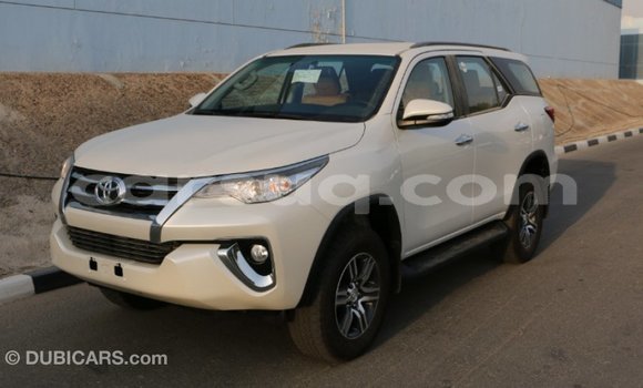 Acheter Import Voiture Toyota Fortuner Noir à Import - Dubai, Barh el Gazel Acheter Import Voiture Toyota Fortuner Noir à Import - Dubai, Barh el Gazel