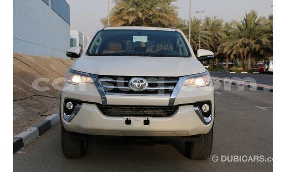 Acheter Import Voiture Toyota Fortuner Noir à Import - Dubai, Barh el Gazel Acheter Import Voiture Toyota Fortuner Noir à Import - Dubai, Barh el Gazel