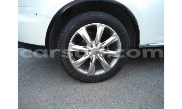 Acheter Import Voiture Infiniti FX Blanc à Import - Dubai, Barh el Gazel