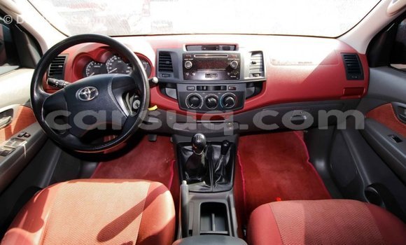 Acheter Import Voiture Toyota Hilux Rouge à Import - Dubai, Barh el Gazel Acheter Import Voiture Toyota Hilux Rouge à Import - Dubai, Barh el Gazel