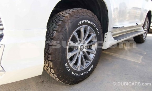 Acheter Import Voiture Toyota Prado Blanc à Import - Dubai, Barh el Gazel Acheter Import Voiture Toyota Prado Blanc à Import - Dubai, Barh el Gazel