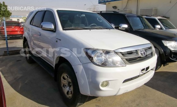 Acheter Import Voiture Toyota Fortuner Blanc à Import - Dubai, Barh el Gazel Acheter Import Voiture Toyota Fortuner Blanc à Import - Dubai, Barh el Gazel