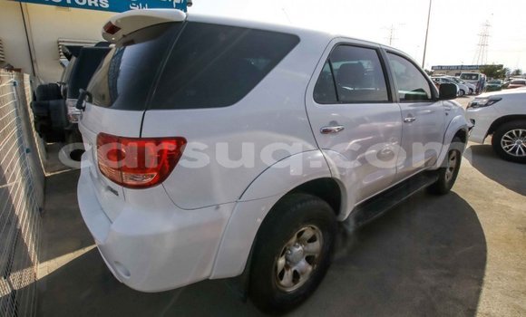Acheter Import Voiture Toyota Fortuner Blanc à Import - Dubai, Barh el Gazel Acheter Import Voiture Toyota Fortuner Blanc à Import - Dubai, Barh el Gazel