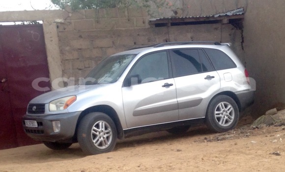 Acheter Occasion Voiture Toyota RAV4 Gris à N'Djamena au Tchad Acheter Occasion Voiture Toyota RAV4 Gris à N'Djamena au Tchad