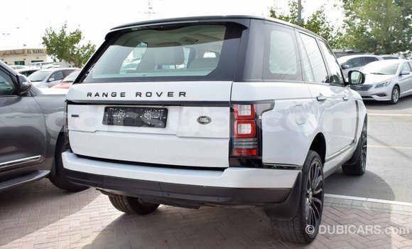 Acheter Import Voiture Land Rover Range Rover Blanc à Import - Dubai, Barh el Gazel Acheter Import Voiture Land Rover Range Rover Blanc à Import - Dubai, Barh el Gazel