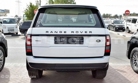 Acheter Import Voiture Land Rover Range Rover Blanc à Import - Dubai, Barh el Gazel Acheter Import Voiture Land Rover Range Rover Blanc à Import - Dubai, Barh el Gazel