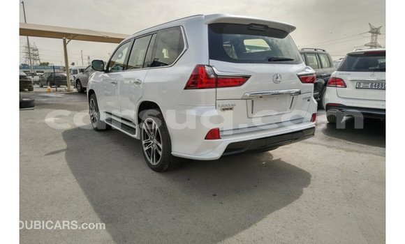 Acheter Import Voiture Lexus LX Blanc à Import - Dubai, Barh el Gazel Acheter Import Voiture Lexus LX Blanc à Import - Dubai, Barh el Gazel