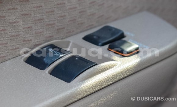 Acheter Import Voiture Toyota Land Cruiser Beige à Import - Dubai, Barh el Gazel Acheter Import Voiture Toyota Land Cruiser Beige à Import - Dubai, Barh el Gazel