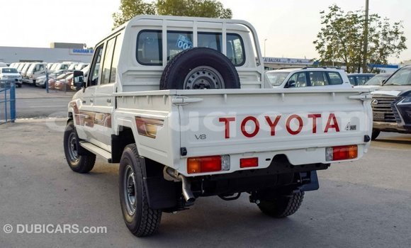 Buy Import Toyota Land Cruiser White Car in Import - Dubai in Barh el Gazel Buy Import Toyota Land Cruiser White Car in Import - Dubai in Barh el Gazel
