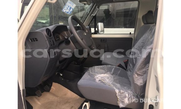 Acheter Import Voiture Toyota Land Cruiser Blanc à Import - Dubai, Barh el Gazel Acheter Import Voiture Toyota Land Cruiser Blanc à Import - Dubai, Barh el Gazel