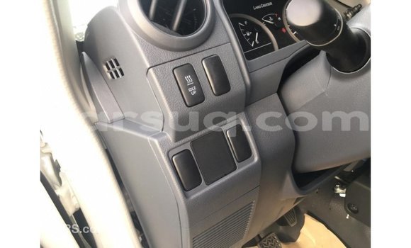 Acheter Import Voiture Toyota Land Cruiser Blanc à Import - Dubai, Barh el Gazel Acheter Import Voiture Toyota Land Cruiser Blanc à Import - Dubai, Barh el Gazel