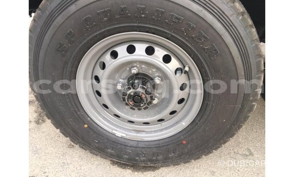 Acheter Import Voiture Toyota Land Cruiser Blanc à Import - Dubai, Barh el Gazel Acheter Import Voiture Toyota Land Cruiser Blanc à Import - Dubai, Barh el Gazel