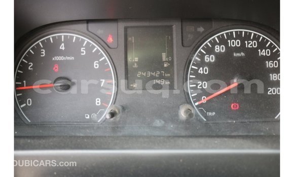 Acheter Import Voiture Nissan Urvan Blanc à Import - Dubai, Barh el Gazel