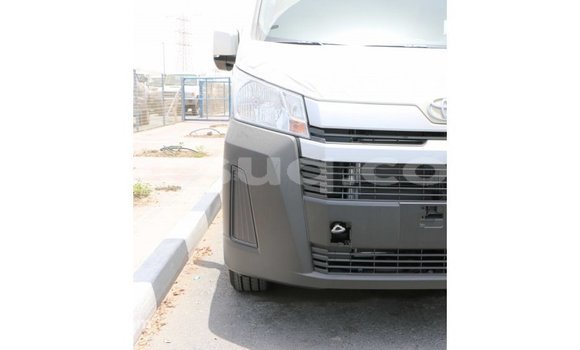 Acheter Import Voiture Toyota Hiace Blanc à Import - Dubai, Barh el Gazel Acheter Import Voiture Toyota Hiace Blanc à Import - Dubai, Barh el Gazel