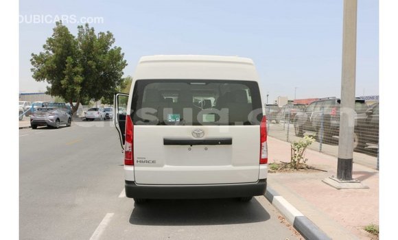 Acheter Import Voiture Toyota Hiace Blanc à Import - Dubai, Barh el Gazel Acheter Import Voiture Toyota Hiace Blanc à Import - Dubai, Barh el Gazel