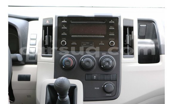 Acheter Import Voiture Toyota Hiace Blanc à Import - Dubai, Barh el Gazel Acheter Import Voiture Toyota Hiace Blanc à Import - Dubai, Barh el Gazel