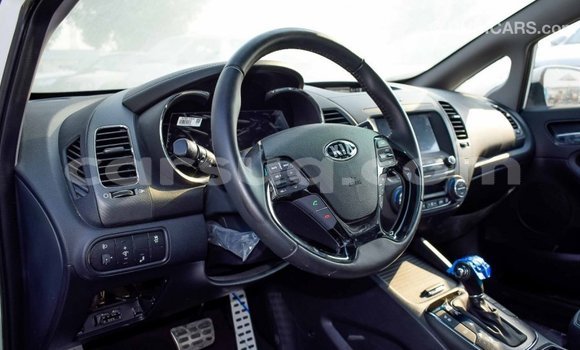 Acheter Import Voiture Kia Cerato Blanc à Import - Dubai, Barh el Gazel Acheter Import Voiture Kia Cerato Blanc à Import - Dubai, Barh el Gazel