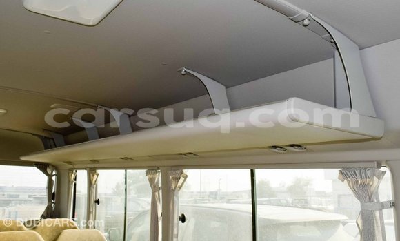 Acheter Import Voiture Toyota Coaster Blanc à Import - Dubai, Barh el Gazel Acheter Import Voiture Toyota Coaster Blanc à Import - Dubai, Barh el Gazel