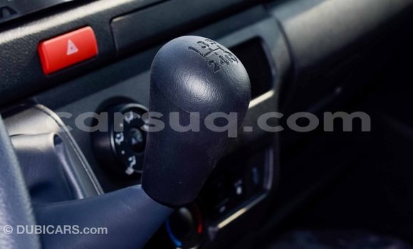 Acheter Import Voiture Toyota Hiace Blanc à Import - Dubai, Barh el Gazel Acheter Import Voiture Toyota Hiace Blanc à Import - Dubai, Barh el Gazel