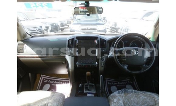 Acheter Import Voiture Toyota Land Cruiser Blanc à Import - Dubai, Barh el Gazel Acheter Import Voiture Toyota Land Cruiser Blanc à Import - Dubai, Barh el Gazel
