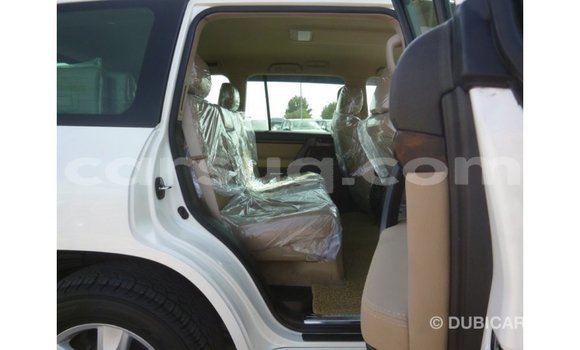 Acheter Import Voiture Toyota Land Cruiser Blanc à Import - Dubai, Barh el Gazel Acheter Import Voiture Toyota Land Cruiser Blanc à Import - Dubai, Barh el Gazel