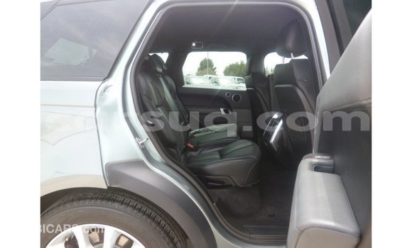 Buy Import Land Rover Range Rover Green Car in Import - Dubai in Barh el Gazel Buy Import Land Rover Range Rover Green Car in Import - Dubai in Barh el Gazel