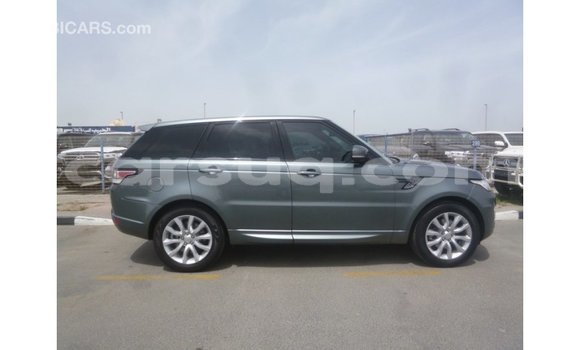 Buy Import Land Rover Range Rover Green Car in Import - Dubai in Barh el Gazel Buy Import Land Rover Range Rover Green Car in Import - Dubai in Barh el Gazel