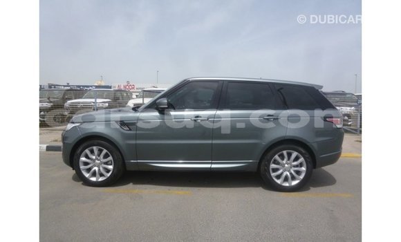 Buy Import Land Rover Range Rover Green Car in Import - Dubai in Barh el Gazel Buy Import Land Rover Range Rover Green Car in Import - Dubai in Barh el Gazel