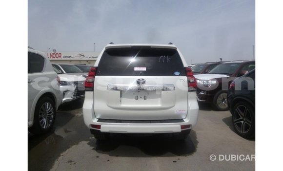 Acheter Import Voiture Toyota Prado Blanc à Import - Dubai, Barh el Gazel Acheter Import Voiture Toyota Prado Blanc à Import - Dubai, Barh el Gazel