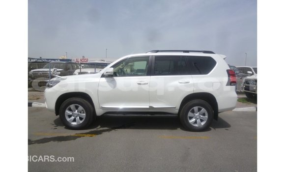 Acheter Import Voiture Toyota Prado Blanc à Import - Dubai, Barh el Gazel Acheter Import Voiture Toyota Prado Blanc à Import - Dubai, Barh el Gazel