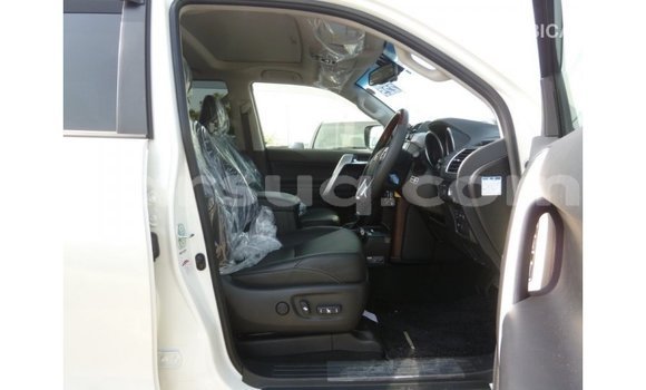 Acheter Import Voiture Toyota Prado Blanc à Import - Dubai, Barh el Gazel Acheter Import Voiture Toyota Prado Blanc à Import - Dubai, Barh el Gazel