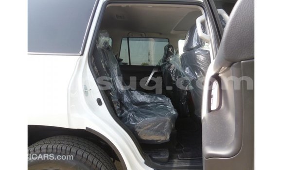Acheter Import Voiture Toyota Prado Blanc à Import - Dubai, Barh el Gazel Acheter Import Voiture Toyota Prado Blanc à Import - Dubai, Barh el Gazel