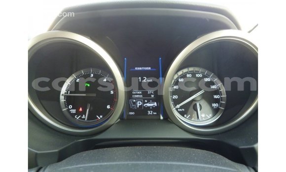 Acheter Import Voiture Toyota Prado Blanc à Import - Dubai, Barh el Gazel Acheter Import Voiture Toyota Prado Blanc à Import - Dubai, Barh el Gazel