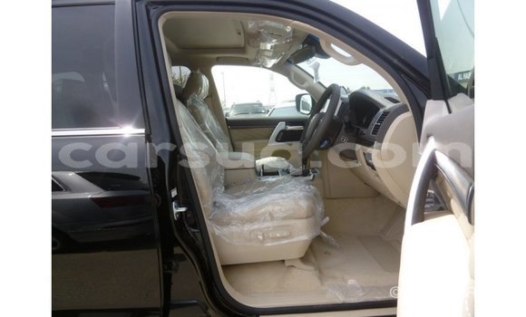 Acheter Import Voiture Toyota Land Cruiser Noir à Import - Dubai, Barh el Gazel Acheter Import Voiture Toyota Land Cruiser Noir à Import - Dubai, Barh el Gazel