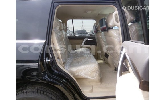 Acheter Import Voiture Toyota Land Cruiser Noir à Import - Dubai, Barh el Gazel Acheter Import Voiture Toyota Land Cruiser Noir à Import - Dubai, Barh el Gazel