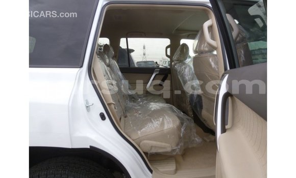Acheter Import Voiture Toyota Prado Blanc à Import - Dubai, Barh el Gazel Acheter Import Voiture Toyota Prado Blanc à Import - Dubai, Barh el Gazel
