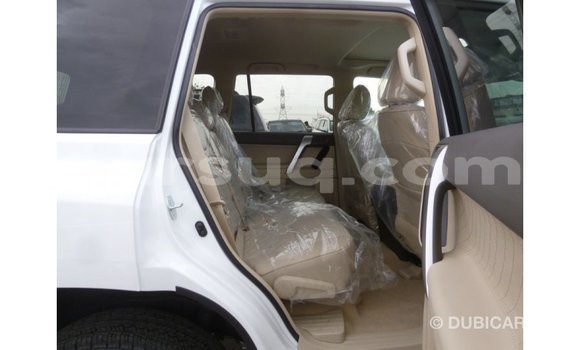 Acheter Import Voiture Toyota Prado Blanc à Import - Dubai, Barh el Gazel Acheter Import Voiture Toyota Prado Blanc à Import - Dubai, Barh el Gazel