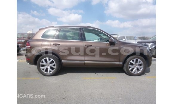 Acheter Import Voiture Volkswagen Touareg Marron à Import - Dubai, Barh el Gazel Acheter Import Voiture Volkswagen Touareg Marron à Import - Dubai, Barh el Gazel