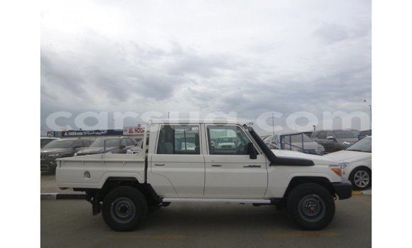 Buy Import Toyota Land Cruiser White Car in Import - Dubai in Barh el Gazel Buy Import Toyota Land Cruiser White Car in Import - Dubai in Barh el Gazel