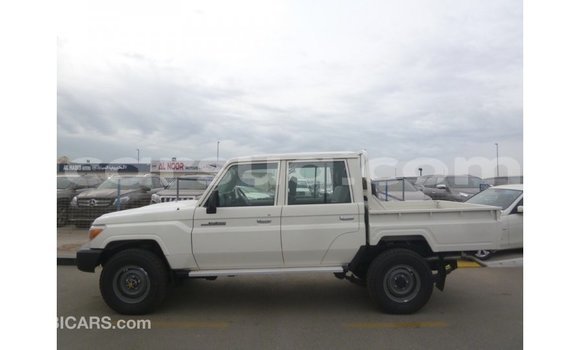 Buy Import Toyota Land Cruiser White Car in Import - Dubai in Barh el Gazel Buy Import Toyota Land Cruiser White Car in Import - Dubai in Barh el Gazel