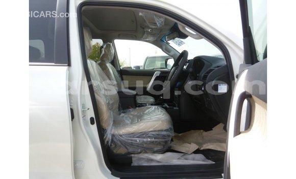 Acheter Import Voiture Toyota Prado Blanc à Import - Dubai, Barh el Gazel Acheter Import Voiture Toyota Prado Blanc à Import - Dubai, Barh el Gazel