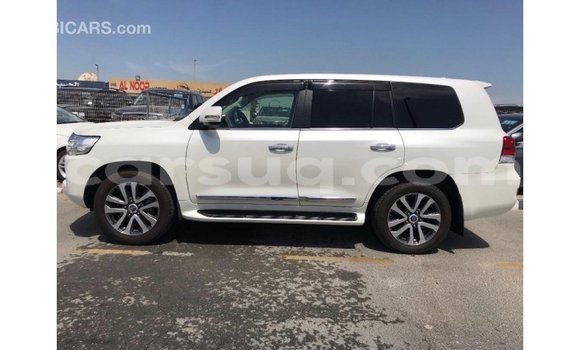 Buy Import Toyota Land Cruiser White Car in Import - Dubai in Barh el Gazel Buy Import Toyota Land Cruiser White Car in Import - Dubai in Barh el Gazel