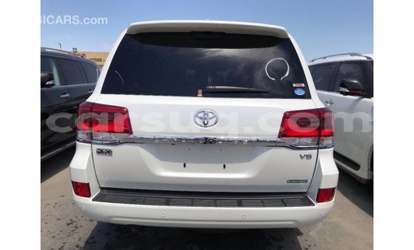 Buy Import Toyota Land Cruiser White Car in Import - Dubai in Barh el Gazel Buy Import Toyota Land Cruiser White Car in Import - Dubai in Barh el Gazel