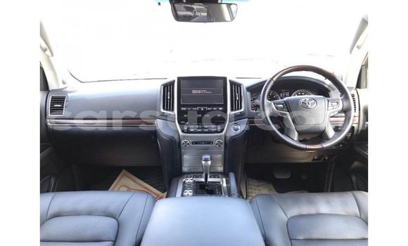 Buy Import Toyota Land Cruiser White Car in Import - Dubai in Barh el Gazel Buy Import Toyota Land Cruiser White Car in Import - Dubai in Barh el Gazel