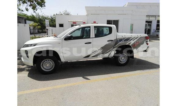 Acheter Import Voiture Mitsubishi L200 Blanc à Import - Dubai, Barh el Gazel