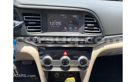 Acheter Import Voiture Hyundai Elantra Blanc à Import - Dubai, Barh el Gazel Acheter Import Voiture Hyundai Elantra Blanc à Import - Dubai, Barh el Gazel